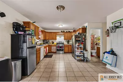 643 Drake Avenue, Middlesex, NJ 08846 - Photo 9