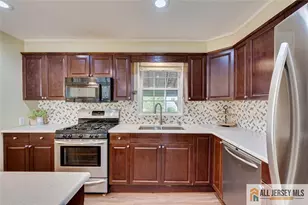 19 Oxford Rd, East Brunswick Township, NJ 08816 - Photo 9