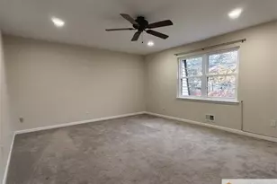 3203 N Oaks Blvd, North Brunswick Township, NJ 08902 - Photo 9