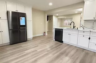 3203 N Oaks Blvd, North Brunswick Township, NJ 08902 - Photo 5