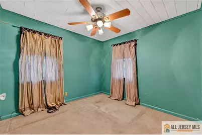 587 Ellis Place, Woodbridge Township, NJ 07095 - Photo 17