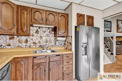 85 Whitman Street, Carteret, NJ 07008 - Photo 5