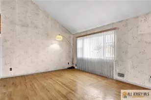 85 Whitman St, Carteret, NJ 07008 - Photo 9