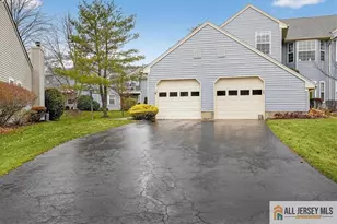 5 Wingate Ct, Monroe Township, NJ 08831 - Photo 9