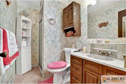 84 S Inman Avenue, Avenel, NJ 07001 - Photo 9