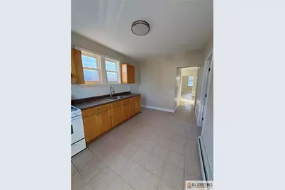 402 Lawrence Street, Perth Amboy, NJ 08861 - Photo 9