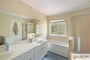 160 Buttonwood Dr, Piscataway Township, NJ 08854 - Photo 23