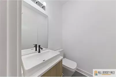 2 Harbor Front Plaza, Elizabeth, NJ 07206 - Photo 9