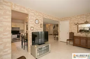 15 Clemmens Ct, Edison, NJ 08820 - Photo 7