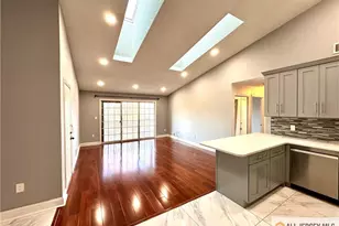 341 Wimbeldon Ct, North Brunswick Township, NJ 08902 - Photo 11