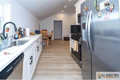 27 S 2nd Street, Fords, NJ 08863 - Photo 19