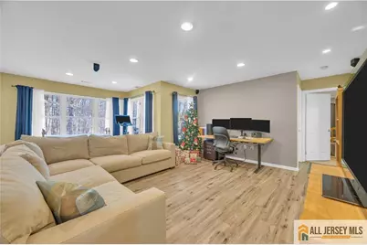 65 Pennsylvania Way, North Brunswick Township, NJ 08902 - Photo 5