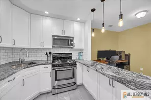 65 Pennsylvania Way, North Brunswick Township, NJ 08902 - Photo 11