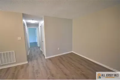 49 Farnham Square, Sayreville, NJ 08859 - Photo 13