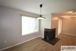 49 Farnham Square, Sayreville, NJ 08859 - Photo 5