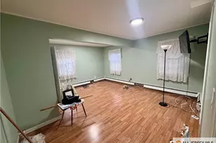 39 Hillcrest Ave, Edison, NJ 08817 - Photo 3