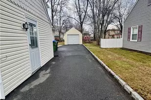 39 Hillcrest Ave, Edison, NJ 08817 - Photo 23