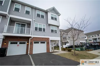 711 Greenland Square #711, Highland Park, NJ 08904 - Photo 3