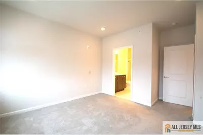 711 Greenland Square #711, Highland Park, NJ 08904 - Photo 31