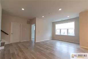 711 Greenland Square, Highland Park, NJ 08904 - Photo 17