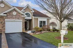 42 Gryphon Dr, Monroe Township, NJ 08831 - Photo 3