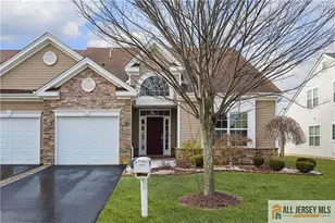 42 Gryphon Dr, Monroe Township, NJ 08831 - Photo 1