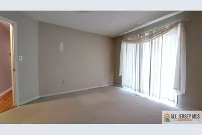 45 Farnham Square, Sayreville, NJ 08872 - Photo 7