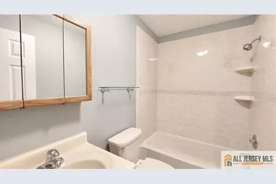45 Farnham Square, Sayreville, NJ 08872 - Photo 9