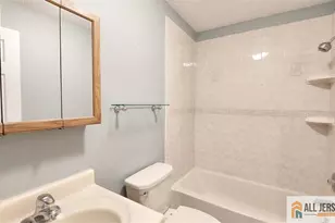 45 Farnham Square, Sayreville, NJ 08872 - Photo 9