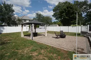 40 W Hill Rd, Colonia, NJ 07067 - Photo 9