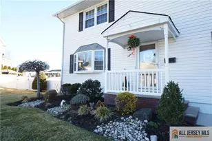 18 Cherbar Ct, Colonia, NJ 07067 - Photo 3