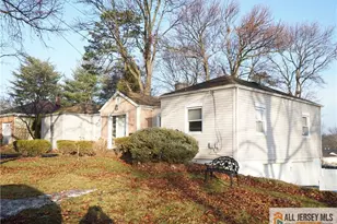 8 Normandy Rd, Colonia, NJ 07067 - Photo 3