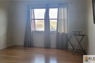 1212 N Oaks Blvd, North Brunswick Township, NJ 08902 - Photo 3