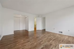 28 Wycoff Way, East Brunswick Township, NJ 08816 - Photo 11