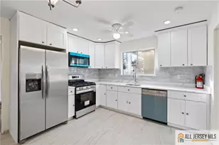 27 Eagle St, Iselin, NJ 08830 - Photo 5