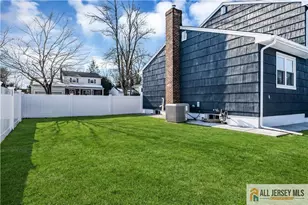 27 Sheppard Pl, Edison, NJ 08817 - Photo 17