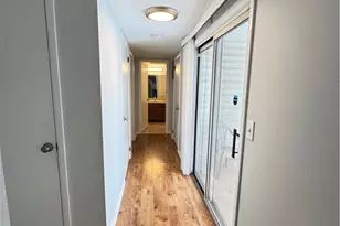 15 Hanover Square, Middlesex, NJ 08846 - Photo 19