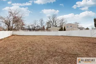 19 Lonsdale Dr, South Plainfield, NJ 07080 - Photo 5