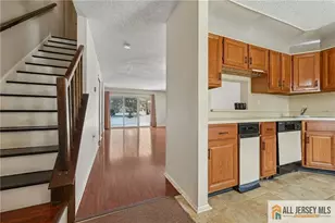 8 Marsh Ct, Lawrence Township, NJ 08648 - Photo 5