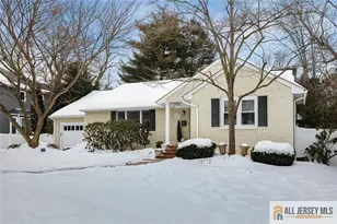 25 Beverly Ct, Metuchen, NJ 08840 - Photo 3