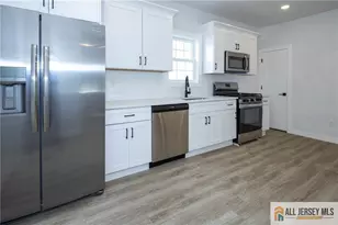 27 S 2nd St, Fords, NJ 08863 - Photo 9