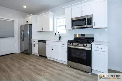 27 S 2nd Street, Fords, NJ 08863 - Photo 7