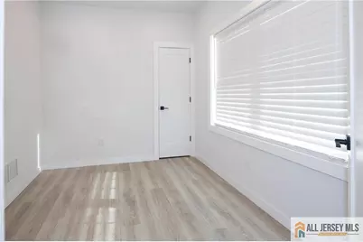 27 S 2nd Street, Fords, NJ 08863 - Photo 15
