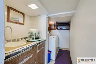 12 E William St, Fords, NJ 08863 - Photo 31