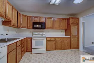 106 Blackbird Dr, Monroe Township, NJ 08831 - Photo 13