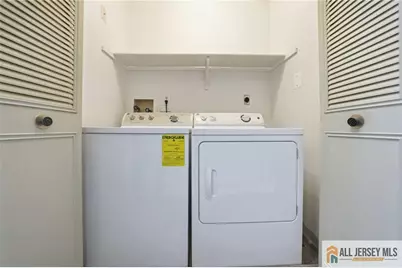 303 Maplecrest Road, Edison, NJ 08820 - Photo 33