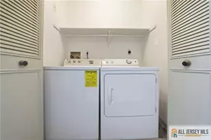 303 Maplecrest Rd, Edison, NJ 08820 - Photo 33