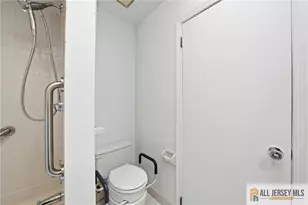 303 Maplecrest Rd, Edison, NJ 08820 - Photo 25