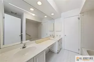 303 Maplecrest Rd, Edison, NJ 08820 - Photo 23