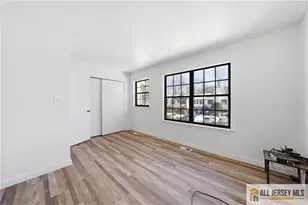 303 Maplecrest Rd, Edison, NJ 08820 - Photo 21